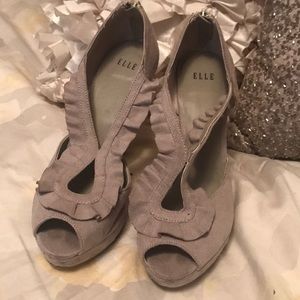 Elle Gray Heels with Ruffle details